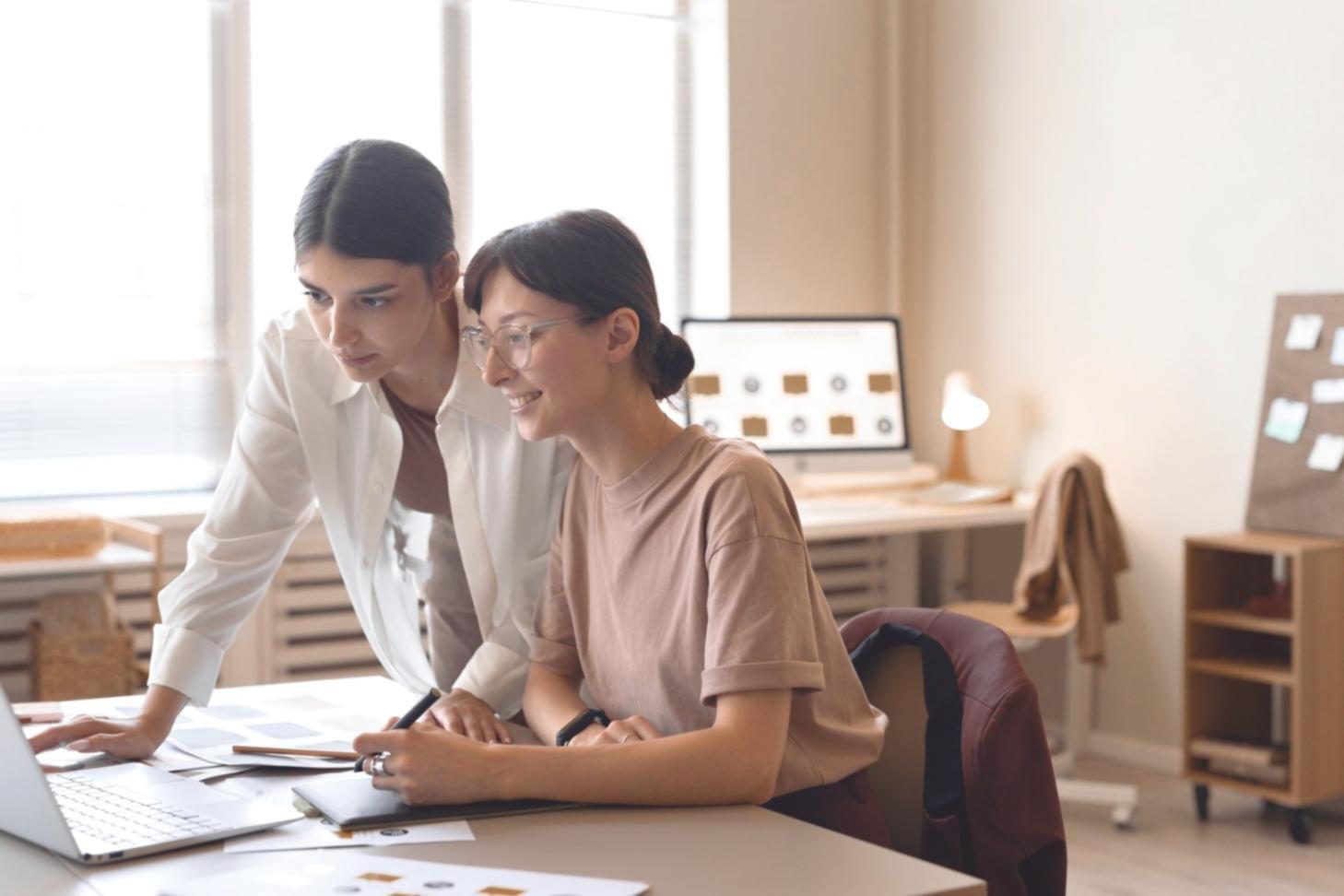 Intensive Finanzschulung im Seminarraum